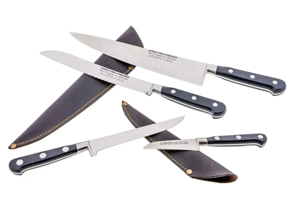 Kitchen knives and accessories such as kitchen knives or sharpening steel